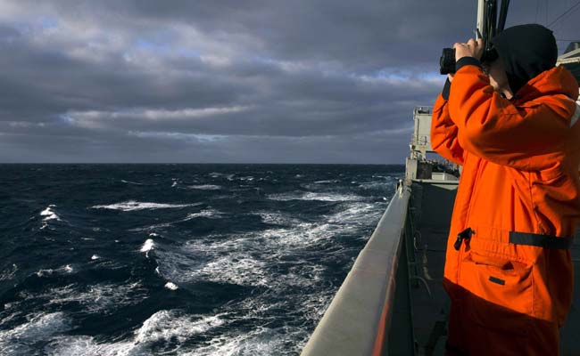 Search for jet intensifies as odds grow longer