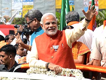 BJP wave is Modi wave: Rajnath Singh clarifies on MM Joshi's comment