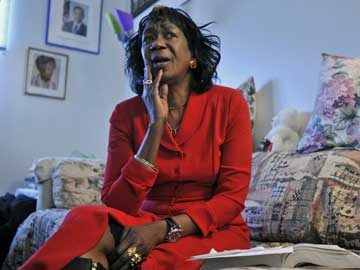 Barack Obama's Kenyan aunt dies in Boston, law firm says