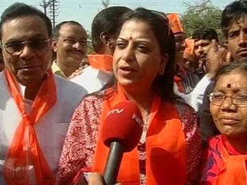 In Gandhinagar, LK Advani's daughter hits the campaign trail