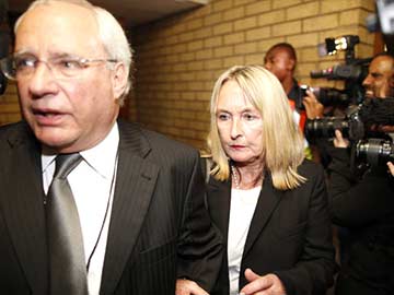 Oscar Pistorius has gone from hero to devil: Reeva Steenkamp's mother