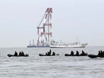 Death toll in South Korea ferry sinking climbs to 32 