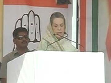 At rally in Bihar, Sonia Gandhi responds to Narendra Modi, Nitish Kumar's allegations
