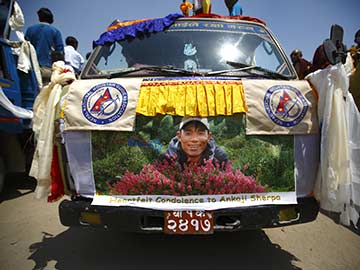 Nepal moves to ease tension among Sherpas after Everest disaster