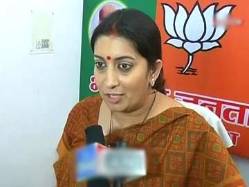 Smriti Irani's warm-up visit to Rahul Gandhi's Amethi ahead of the big fight