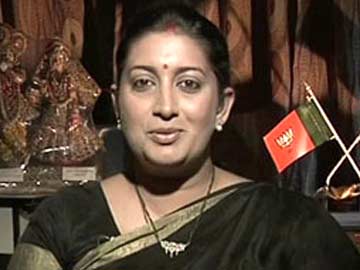 In Rahul's Amethi, Smriti Irani offers Gujarat model