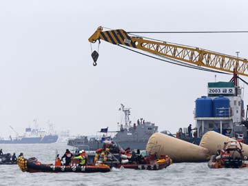 "No response" as Korea ferry crew asked for orders to abandon ship