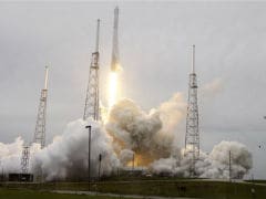 SpaceX launches supplies to space station