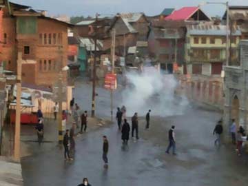 One Killed in Firing by Security Forces in Srinagar
