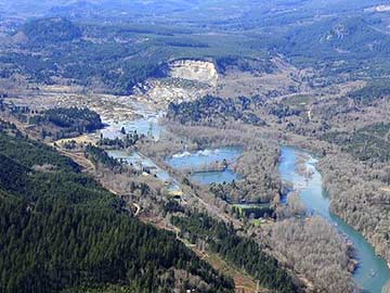 Death toll in Washington mudslide rises to 33