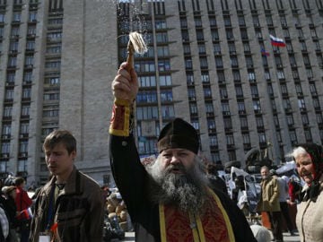 Easter war of words breaks out between Ukraine and Russia