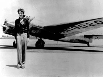Experts say video doesn't show Amelia Earhart's plane wreckage