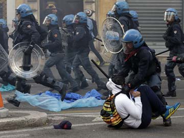 Anti-austerity protest in Rome turns violent 