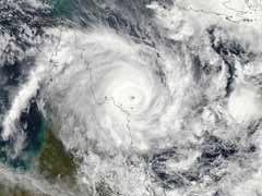 Cyclone batters Australia's Great Barrier Reef coast