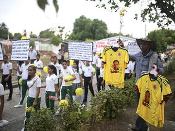 Thousands line up to bid goodbye to Gabriel Garcia Marquez 