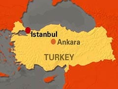 Eight drown as immigrant boat sinks off Turkey