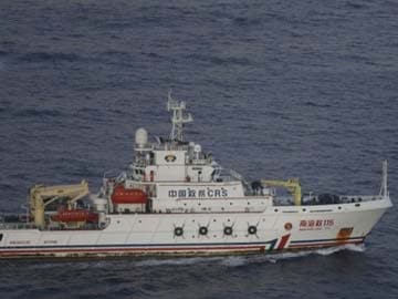 Search crews detect signals they say may be from missing Malaysian jet