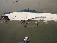 South Korean ferry turned further than third mate ordered: maritime professor