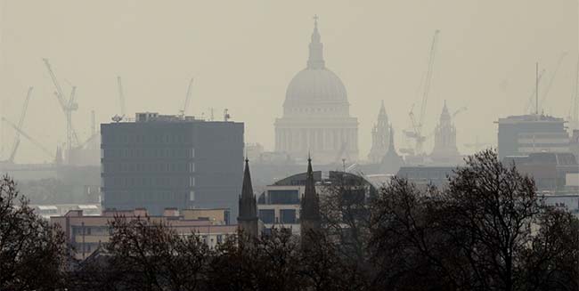 Smog blinds London, respiratory ailments on the rise