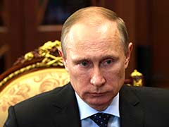 Vladimir Putin hosts Germany's Schroeder amid Ukraine crisis