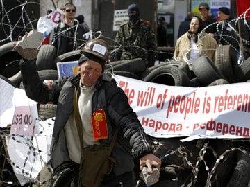 Russia says Ukraine on brink of civil war 