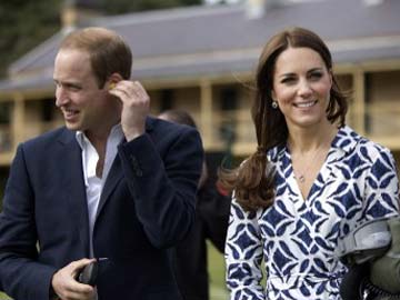 Prince William and wife Kate hit the beach on Sydney visit