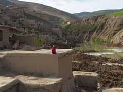 Afghan Leader Tries to Calm Landslide Victims Amid Aid Tensions