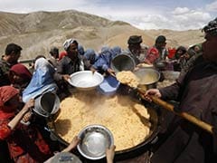 UN Admits Problems in Aid Delivery as Afghans Flock to Landslide