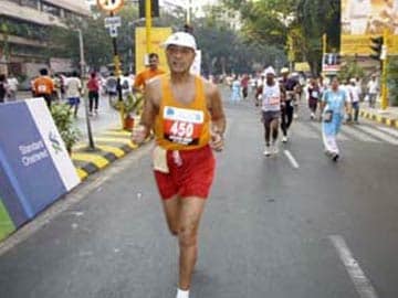 Delhi Marathoner Ashis Roy 81 Takes His Tally To 137