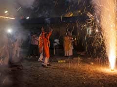 Karnataka BJP Serves Free Tea to People as Narendra Modi Becomes PM