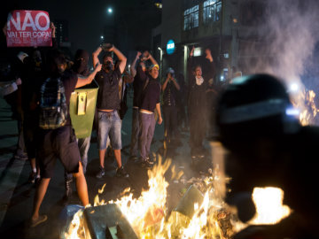 Brazil Poll Shows Drop in Support for Protests