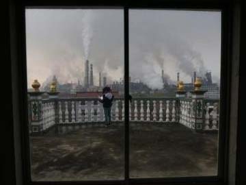 China Opens First Environmental Court