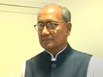 Digvijaya Dismisses Criticism, Wants Rahul Gandhi to be Leader of Congress in Lok Sabha