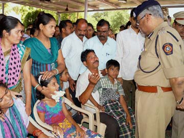 Martyrs of Maharashtra Naxal Attack Given Guard of Honour