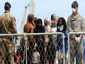 Ship With 1,200 Migrants Arrives in Sicily Raising Concerns Among Officials