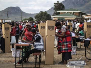 Malawi vote counting system collapses