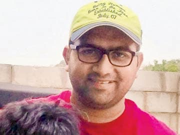 200 Posters Later, Mumbai Man Reunited With his Missing Dog 200 Posters Later, Mumbai Man Reunited With his Missing Dog