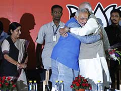 Election Results 2014: From Advani, Flowers and a Hug for Modi