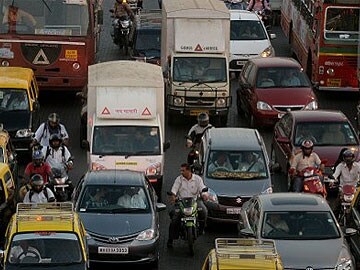 Road Rage: Mumbai Teacher Slaps Cop When Stopped for Traffic Violation