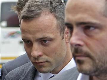 Oscar Pistorius Arrives at Psychiatric Hospital 