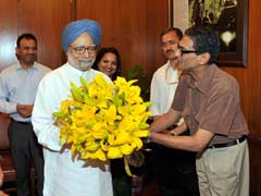 On Prime Minister Manmohan Singh's Last Day at Work, a Standing Ovation