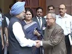 President Pranab Mukherjee hosts dinner for Prime Minister Manmohan Singh