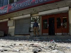 Two Blasts Wound 23 in Pakistan