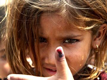 Pakistan to Set Up Polio Vaccination Points at Airports Pakistan to Set Up Polio Vaccination Points at Airports