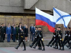 Russian Flags Fly as 60,000 March in Crimea