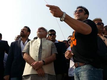 Amitabh Bachchan, Salman Khan, Rajinikanth Invited to Narendra Modi's Swearing-In