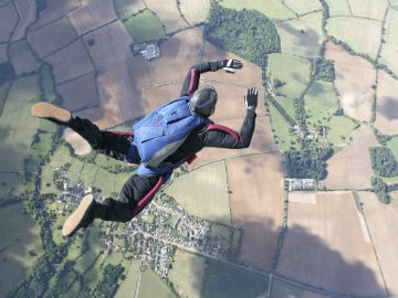 Peru Man Survives 5000 Feet Fall With Tangled Parachute
