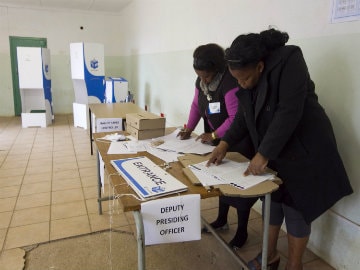 South Africa Holds First 'Born Free' Election South Africa Holds First 'Born Free' Election