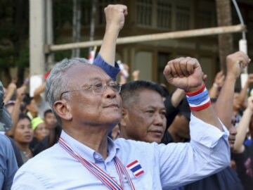 Thai Protesters Occupy Heart of Power as Crisis Deepens