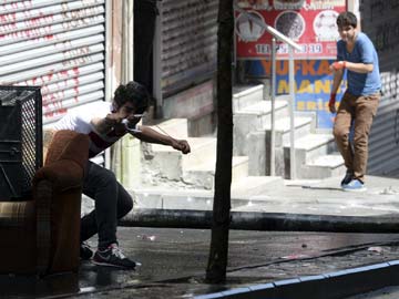 Nine Injured in Protests After Fatal Shooting in Istanbul